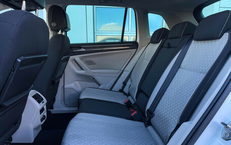 Volkswagen Tiguan II, 2018 год, 2 497 000 рублей, 10 фотография