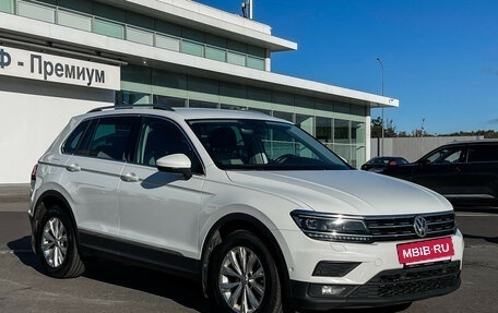 Volkswagen Tiguan II, 2018 год, 2 497 000 рублей, 3 фотография