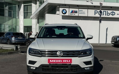 Volkswagen Tiguan II, 2018 год, 2 497 000 рублей, 2 фотография