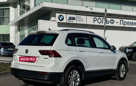 Volkswagen Tiguan II, 2018 год, 2 497 000 рублей, 5 фотография