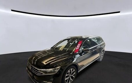 Volkswagen Passat B8 рестайлинг, 2023 год, 2 832 000 рублей, 1 фотография