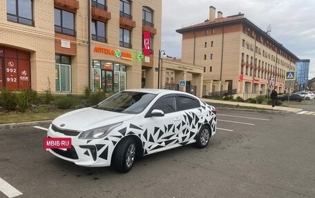 KIA Rio IV, 2018 год, 840 000 рублей, 3 фотография