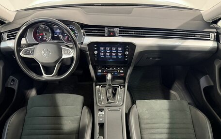 Volkswagen Passat B8 рестайлинг, 2021 год, 2 889 800 рублей, 9 фотография