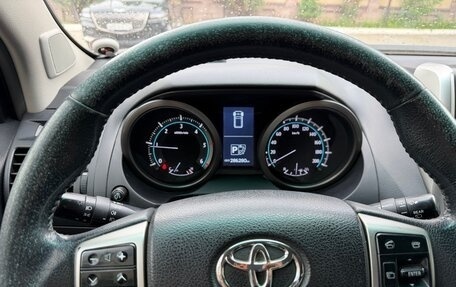 Toyota Land Cruiser Prado 150 рестайлинг 2, 2011 год, 2 600 000 рублей, 10 фотография