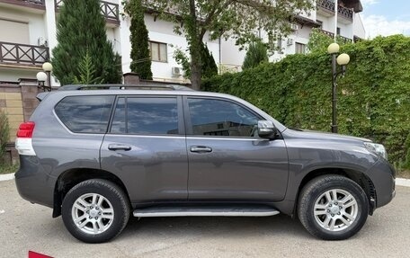 Toyota Land Cruiser Prado 150 рестайлинг 2, 2011 год, 2 600 000 рублей, 5 фотография