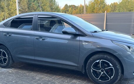 Hyundai Solaris II рестайлинг, 2019 год, 1 500 000 рублей, 3 фотография
