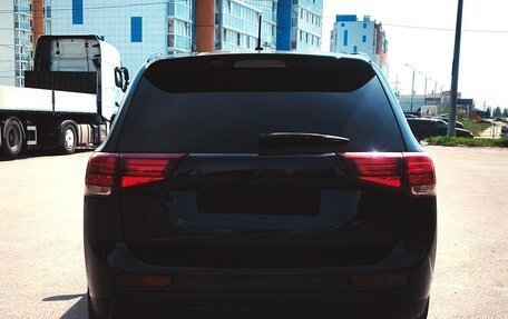 Mitsubishi Outlander III рестайлинг 3, 2014 год, 1 712 000 рублей, 8 фотография