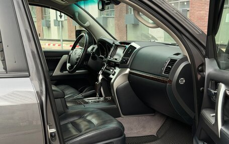 Toyota Land Cruiser 200, 2012 год, 2 850 000 рублей, 11 фотография