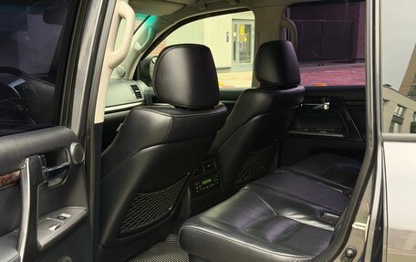 Toyota Land Cruiser 200, 2012 год, 2 850 000 рублей, 22 фотография