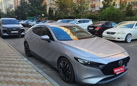 Mazda 3, 2021 год, 1 790 000 рублей, 2 фотография