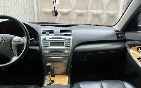 Toyota Camry, 2006 год, 850 000 рублей, 5 фотография
