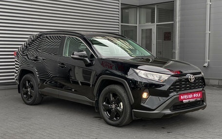 Toyota RAV4, 2022 год, 3 550 000 рублей, 3 фотография