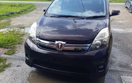 Toyota ISis I, 2012 год, 1 450 000 рублей, 1 фотография