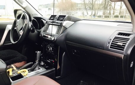 Toyota Land Cruiser Prado 150 рестайлинг 2, 2016 год, 3 000 000 рублей, 1 фотография