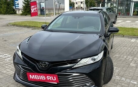 Toyota Camry, 2019 год, 2 230 000 рублей, 2 фотография