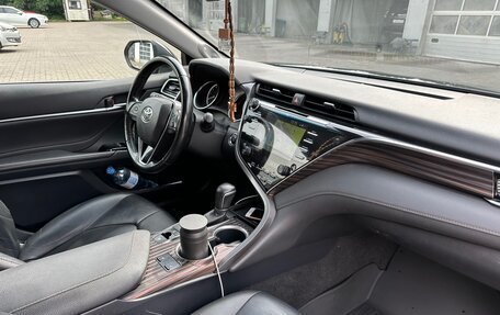 Toyota Camry, 2019 год, 2 230 000 рублей, 6 фотография