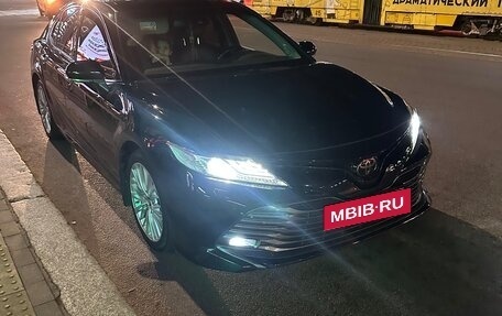Toyota Camry, 2019 год, 2 230 000 рублей, 8 фотография