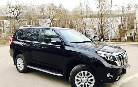 Toyota Land Cruiser Prado 150 рестайлинг 2, 2016 год, 3 000 000 рублей, 6 фотография