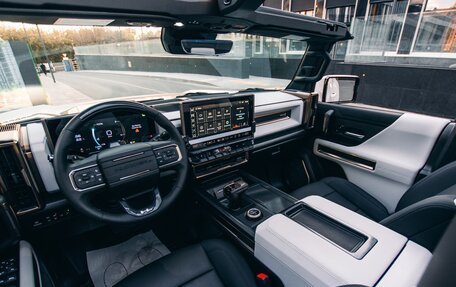 GMC Hummer EV, 2024 год, 14 900 000 рублей, 4 фотография