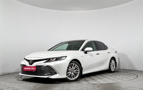 Toyota Camry, 2019 год, 2 390 000 рублей, 1 фотография