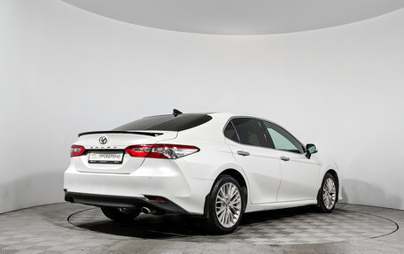 Toyota Camry, 2019 год, 2 390 000 рублей, 5 фотография