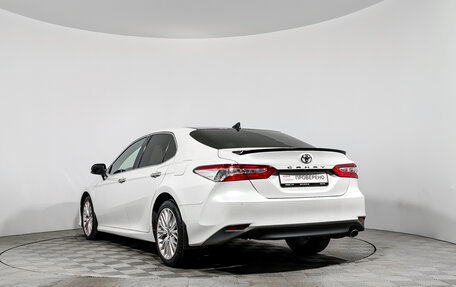 Toyota Camry, 2019 год, 2 390 000 рублей, 7 фотография