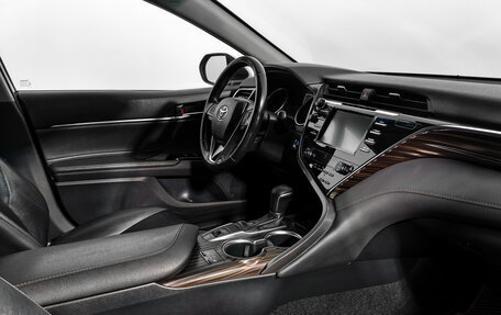 Toyota Camry, 2019 год, 2 390 000 рублей, 14 фотография