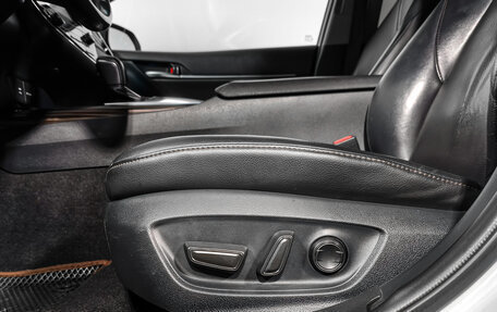 Toyota Camry, 2019 год, 2 390 000 рублей, 12 фотография