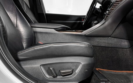Toyota Camry, 2019 год, 2 390 000 рублей, 15 фотография