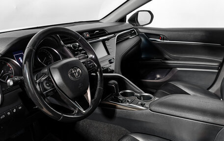 Toyota Camry, 2019 год, 2 390 000 рублей, 9 фотография