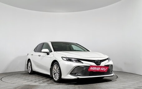 Toyota Camry, 2019 год, 2 390 000 рублей, 3 фотография