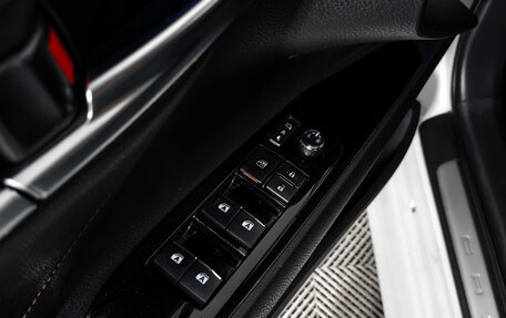 Toyota Camry, 2019 год, 2 390 000 рублей, 10 фотография