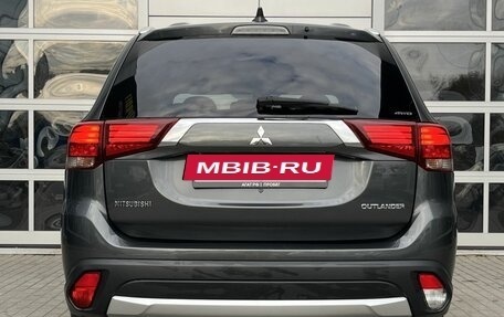 Mitsubishi Outlander III рестайлинг 3, 2018 год, 2 050 000 рублей, 6 фотография