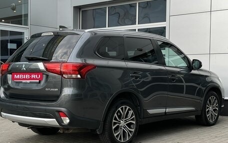 Mitsubishi Outlander III рестайлинг 3, 2018 год, 2 050 000 рублей, 7 фотография