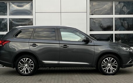 Mitsubishi Outlander III рестайлинг 3, 2018 год, 2 050 000 рублей, 8 фотография
