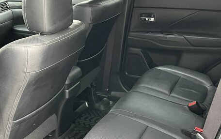 Mitsubishi Outlander III рестайлинг 3, 2018 год, 2 050 000 рублей, 18 фотография