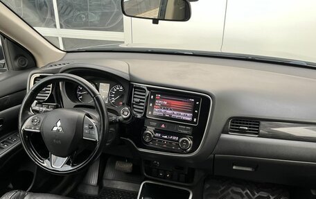 Mitsubishi Outlander III рестайлинг 3, 2018 год, 2 050 000 рублей, 12 фотография