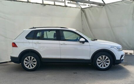 Volkswagen Tiguan II, 2021 год, 1 900 000 рублей, 8 фотография