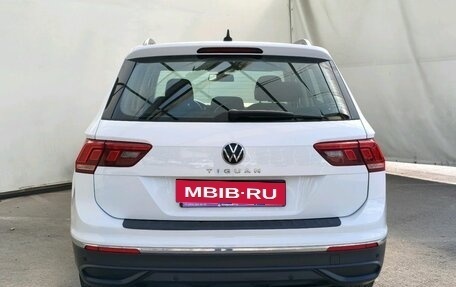Volkswagen Tiguan II, 2021 год, 1 900 000 рублей, 6 фотография