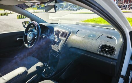 Volkswagen Polo VI (EU Market), 2018 год, 750 000 рублей, 9 фотография