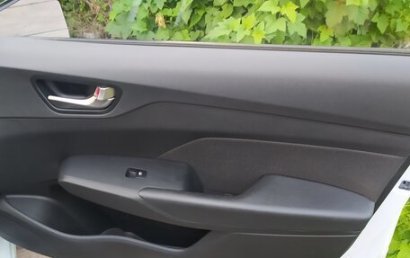 Hyundai Solaris II рестайлинг, 2019 год, 1 390 000 рублей, 15 фотография