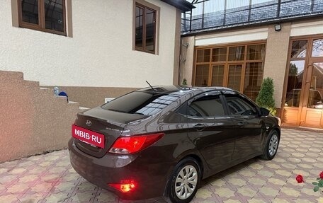Hyundai Solaris II рестайлинг, 2014 год, 920 000 рублей, 2 фотография