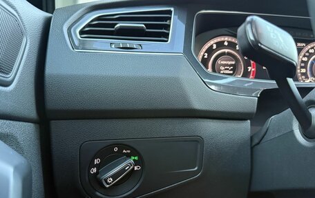 Volkswagen Tiguan II, 2018 год, 2 219 000 рублей, 23 фотография