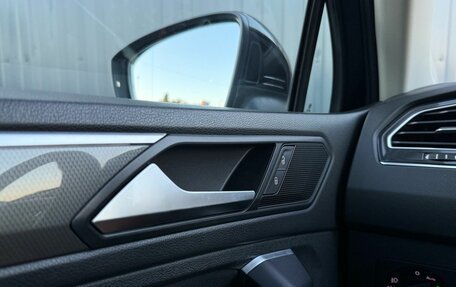 Volkswagen Tiguan II, 2018 год, 2 219 000 рублей, 26 фотография