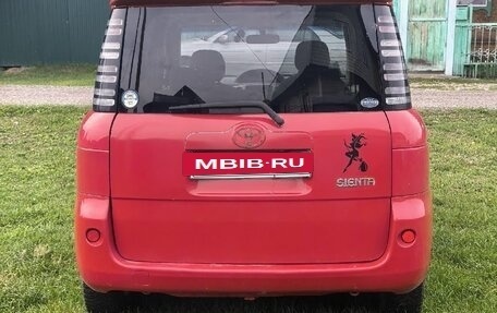 Toyota Sienta I, 2005 год, 550 000 рублей, 2 фотография