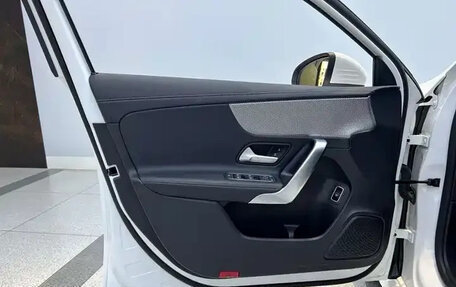 Mercedes-Benz A-Класс, 2023 год, 1 554 000 рублей, 5 фотография