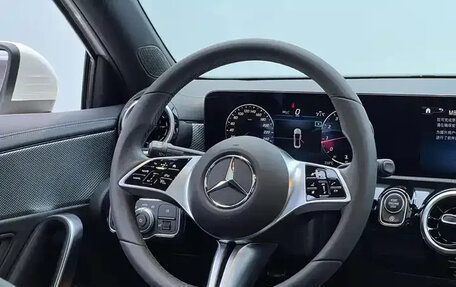 Mercedes-Benz A-Класс, 2023 год, 1 554 000 рублей, 8 фотография