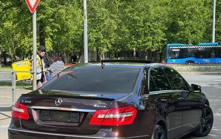 Mercedes-Benz E-Класс, 2010 год, 1 500 000 рублей, 4 фотография