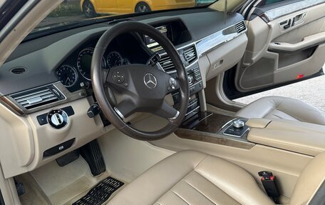 Mercedes-Benz E-Класс, 2010 год, 1 500 000 рублей, 8 фотография