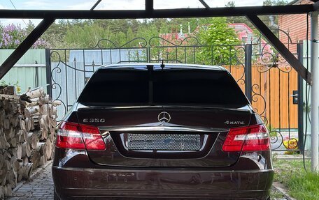 Mercedes-Benz E-Класс, 2010 год, 1 500 000 рублей, 3 фотография